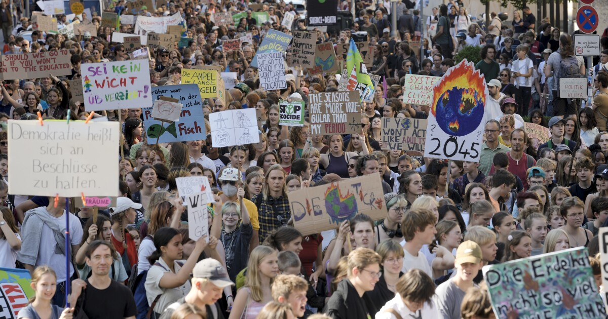 Youth march brings Global Climate Strike to Kalamazoo [Video]