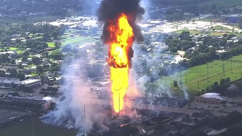 Houston fire: Pipeline shoots flame pillar [Video]