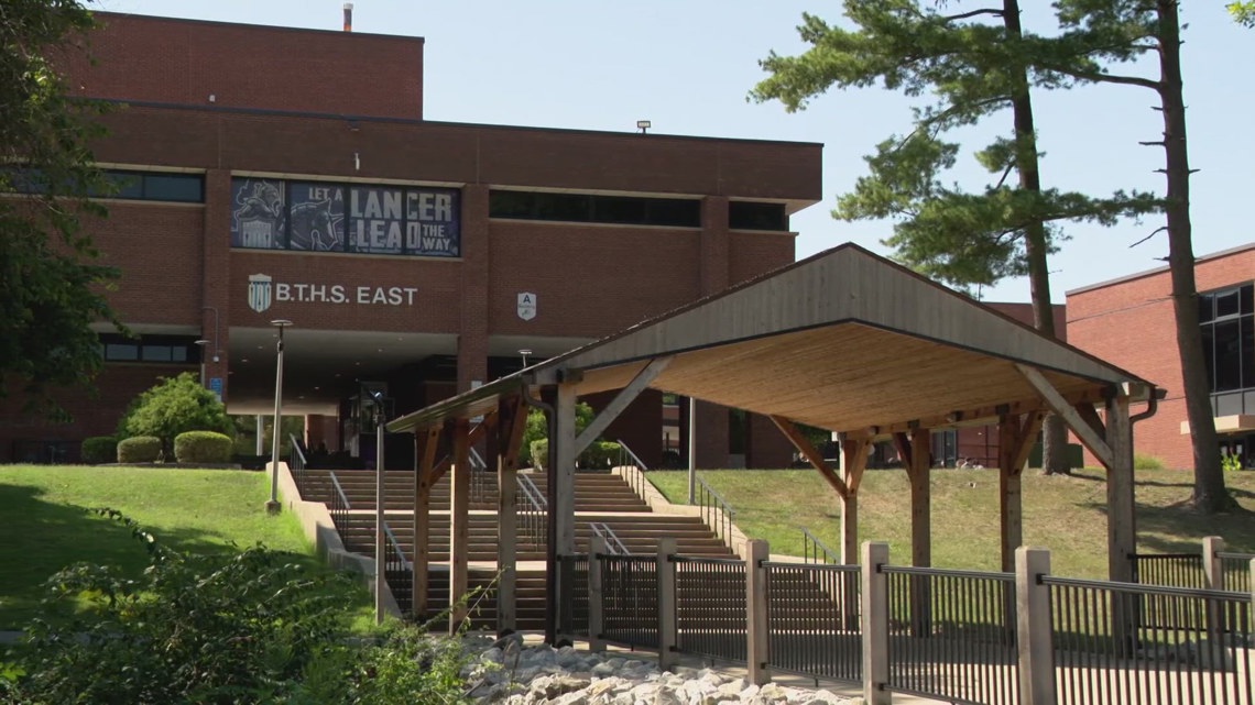 ‘We’re starting to get cramped’: Growing enrollment at Belleville East High School prompts plans to renovate, expand [Video]