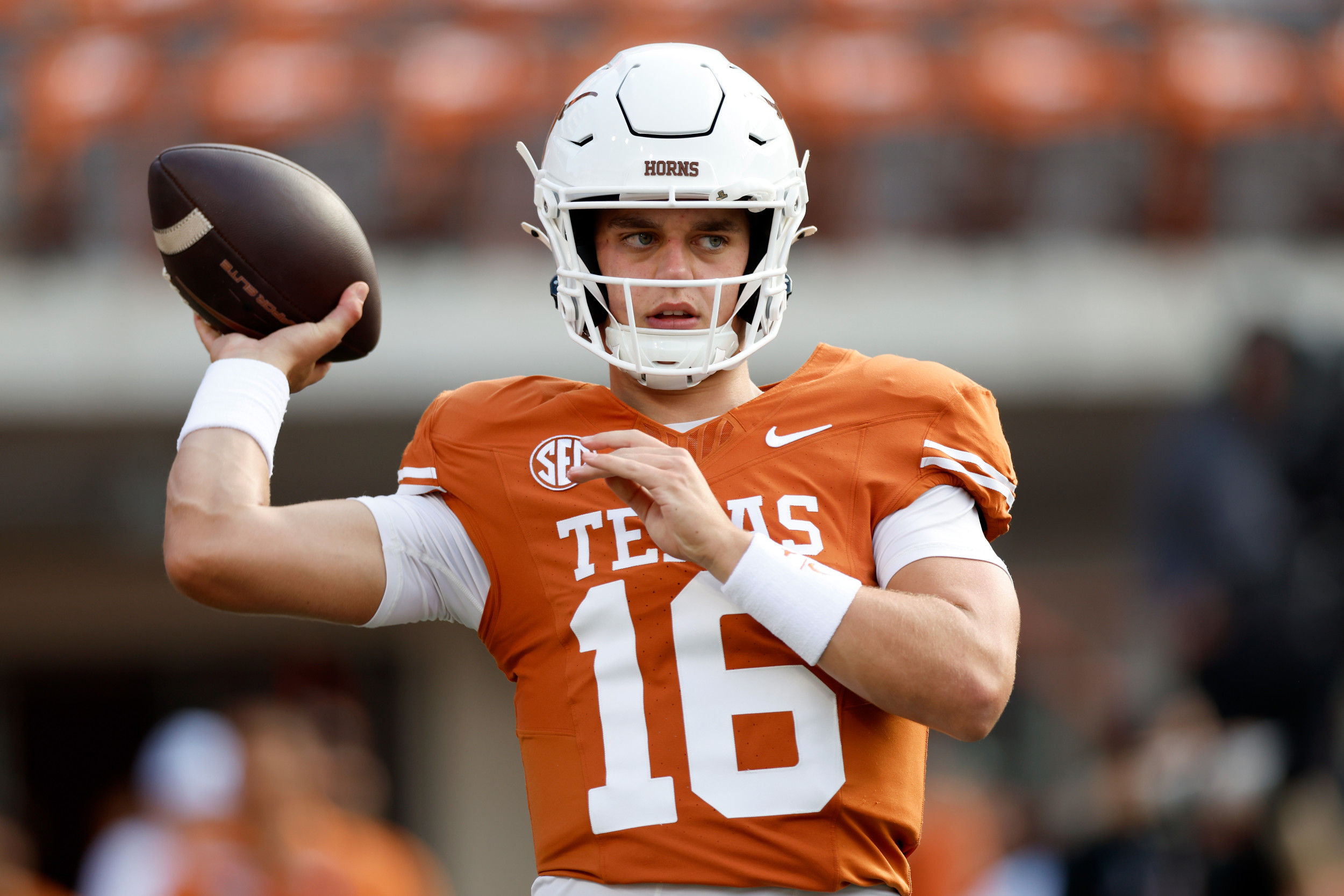 Texas Football Announces Starting QB For Louisiana-Monroe Matchup [Video]