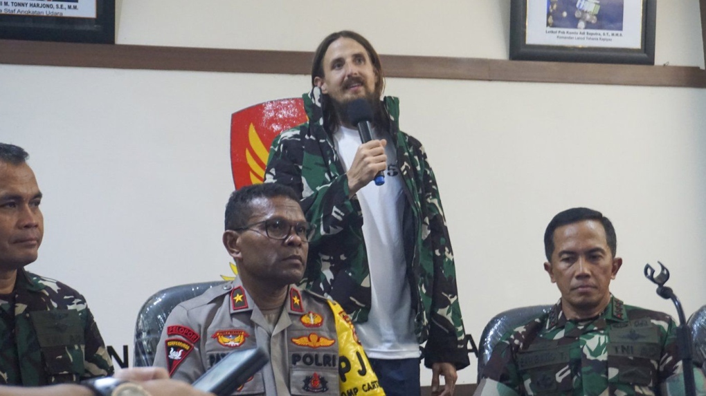 New Zealand pilot freed from rebel captivity in Indonesia after 19 months [Video]