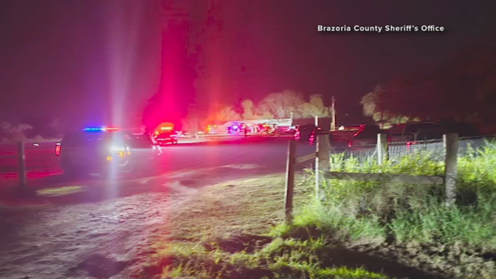 Angleton home collapse: Minor and adult confirmed dead and 5 hospitalized after structure falls [Video]