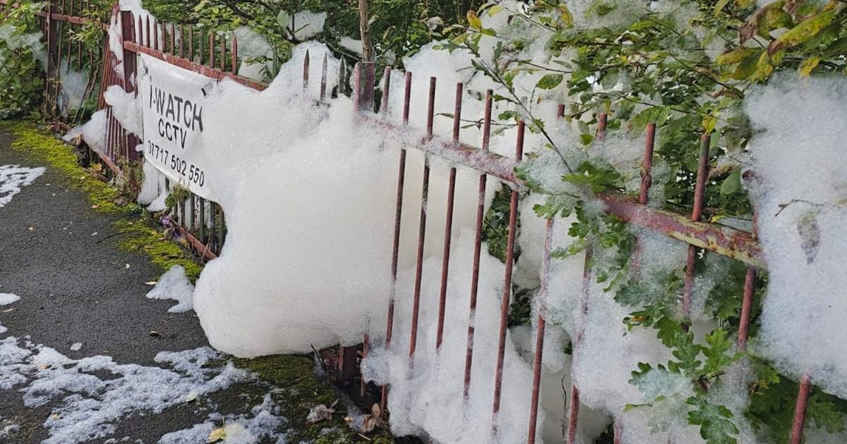 UK street turned into ‘Ibiza foam party’ after mysterious foam covers road | UK News [Video]