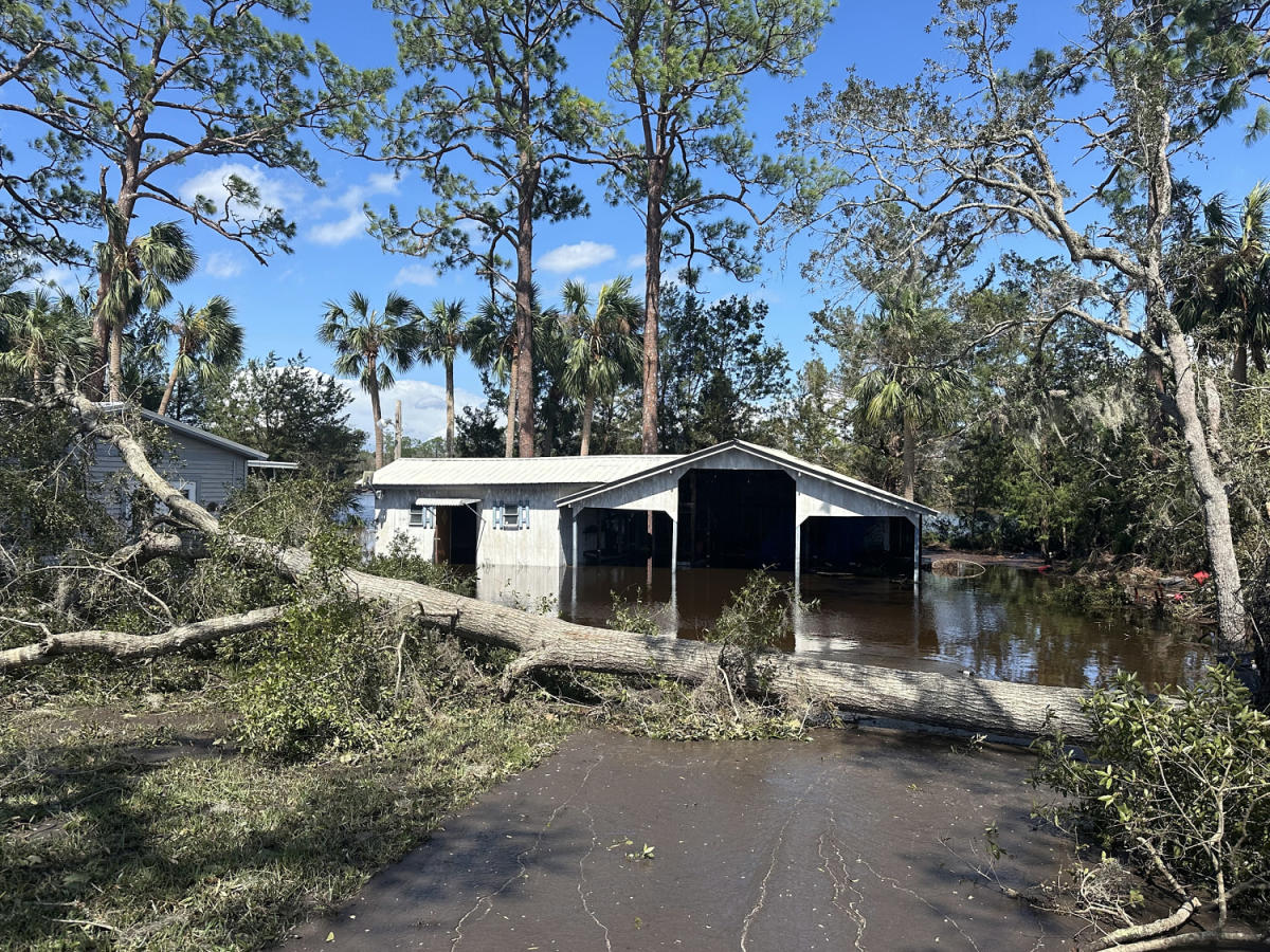 Florida town of Steinhatchee hit with a one-two punch by hurricanes [Video]