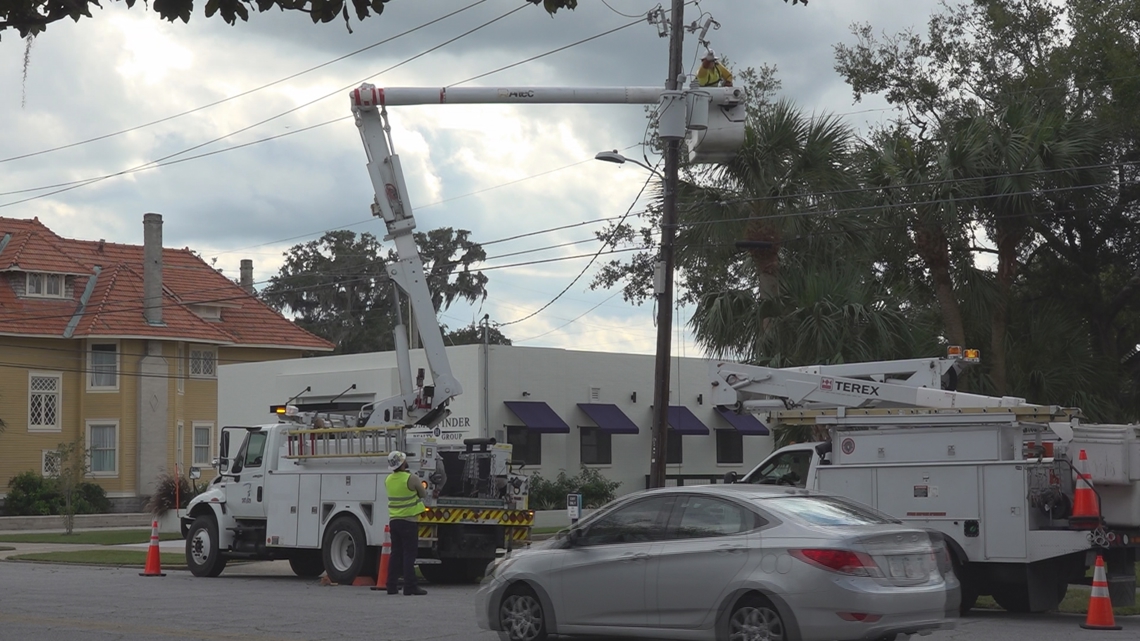 Crews work to restore power to over 10,000 in Brunswick 3 days after Helene [Video]