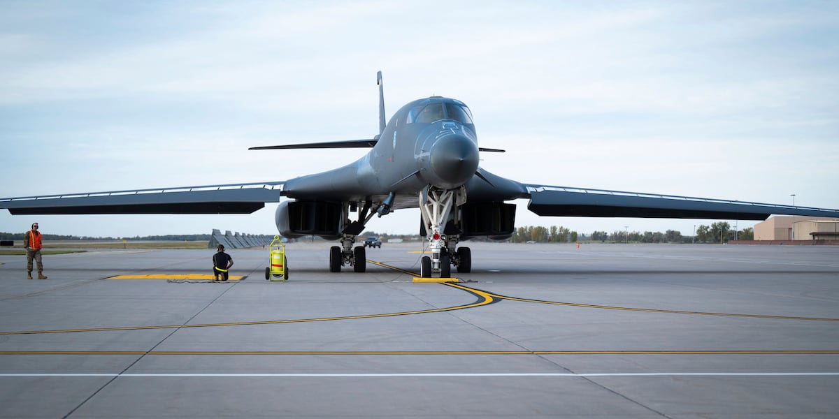 B-1 Bomber visits Grand Forks in preparation for upcoming move [Video]