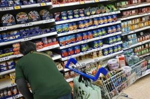 Easing inflation lifts profit at UK supermarket Tesco [Video]