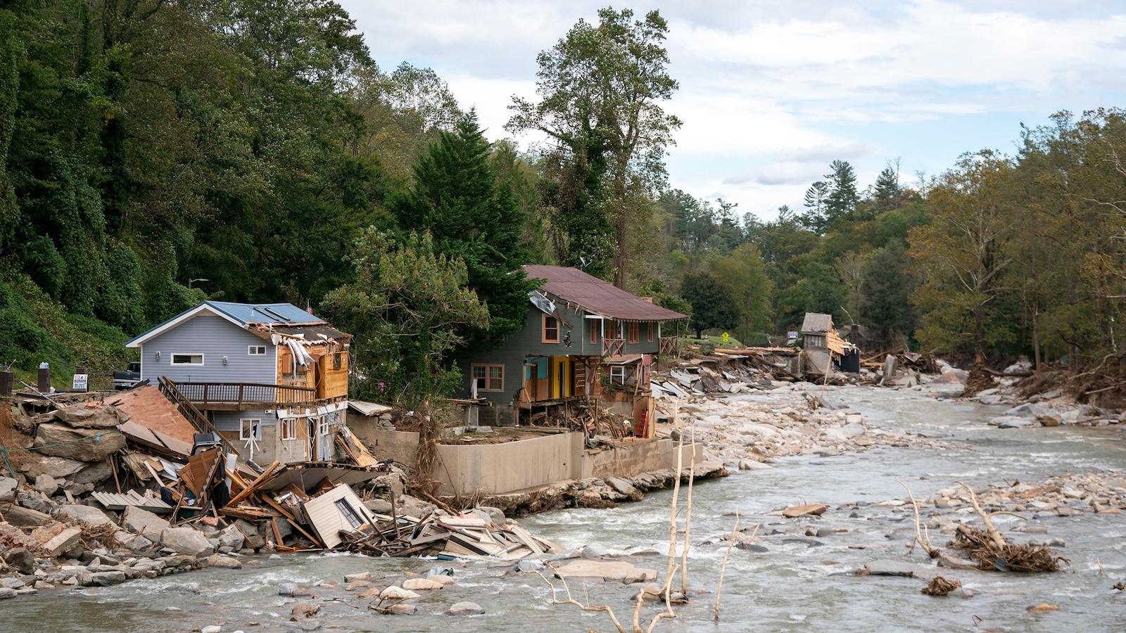 Tennessee plastics factory target of investigation after reports Helene floodwaters trapped workers, led to deaths [Video]