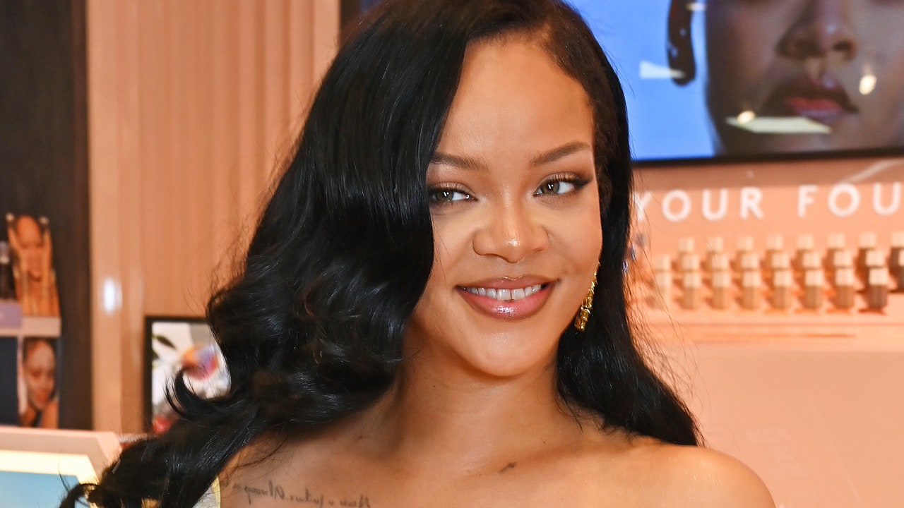 I Wish Rihanna Could See How Cool Her New Bangs Look [Video]