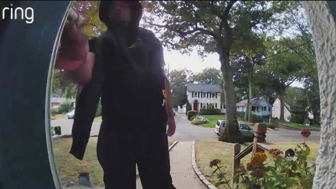 Brazen home burglary caught on camera on Long Island [Video]