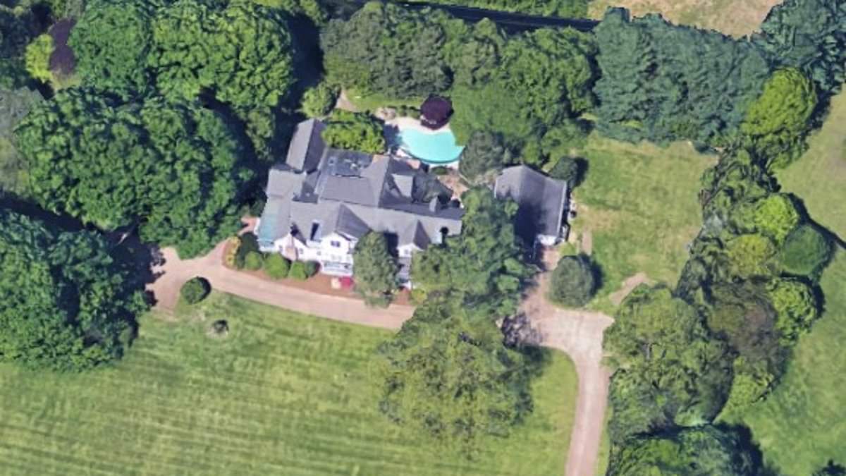 Garth Brooks sold stunning Tennessee home for steep discount the day before he was accused of rape [Video]