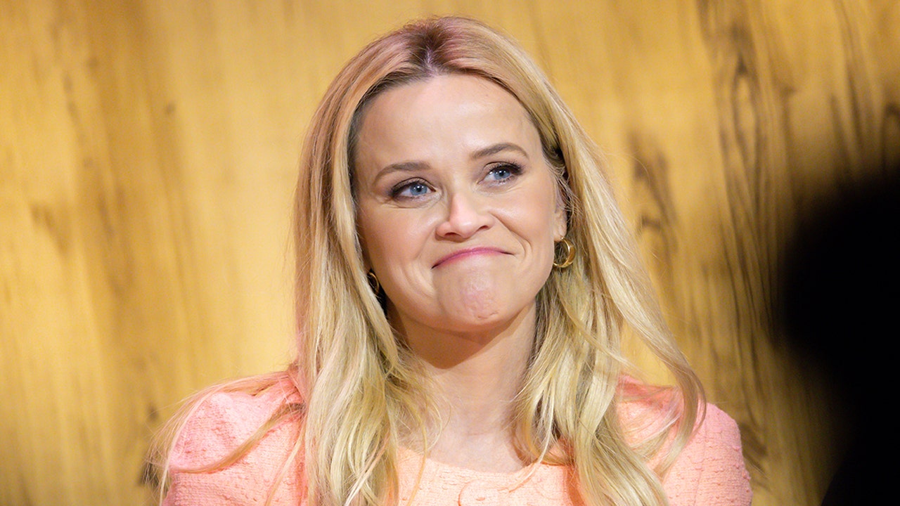 Reese Witherspoon ‘found’ her voice as a single mother: ‘No one’s coming to help’ [Video]