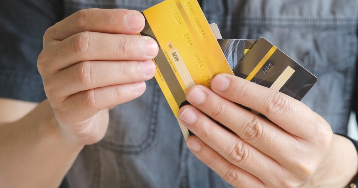 Should you open a store credit card? Consumer Reports has the answer! [Video]