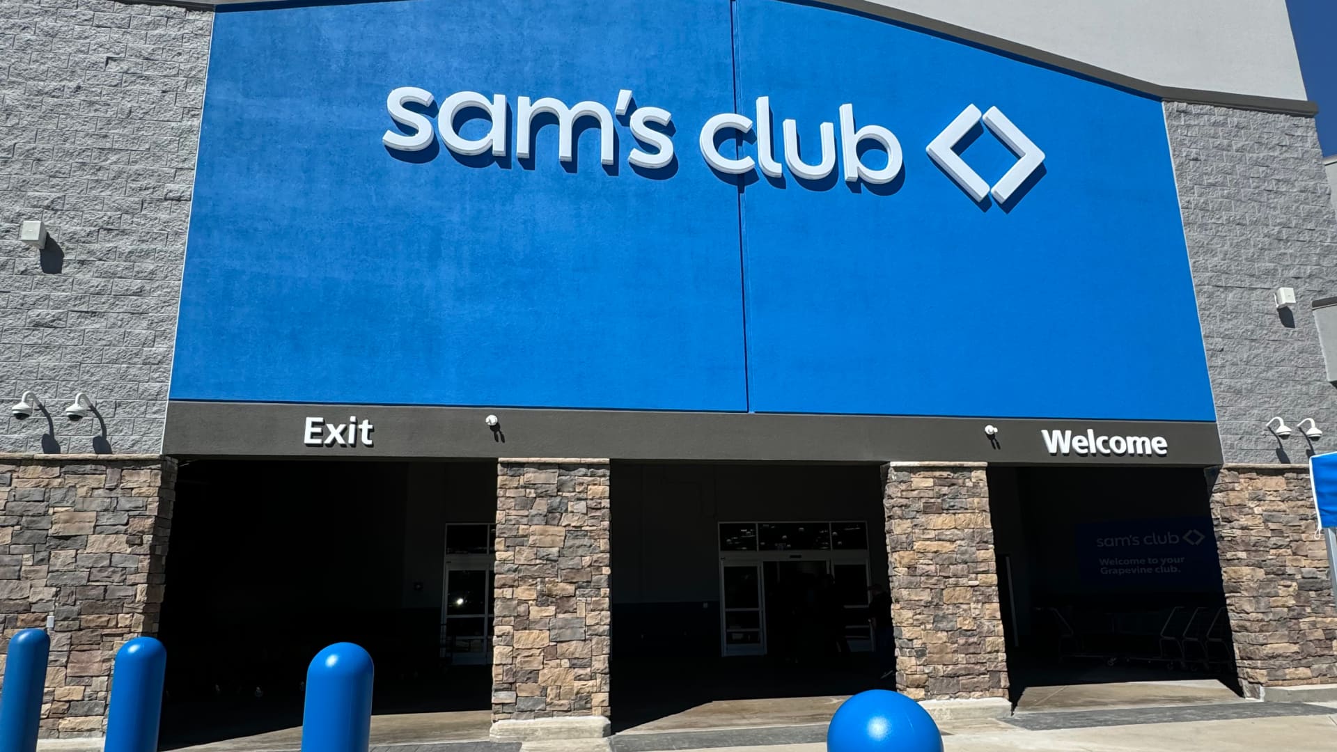 Walmart-owned Sam’s Club tests future without checkout lines [Video]