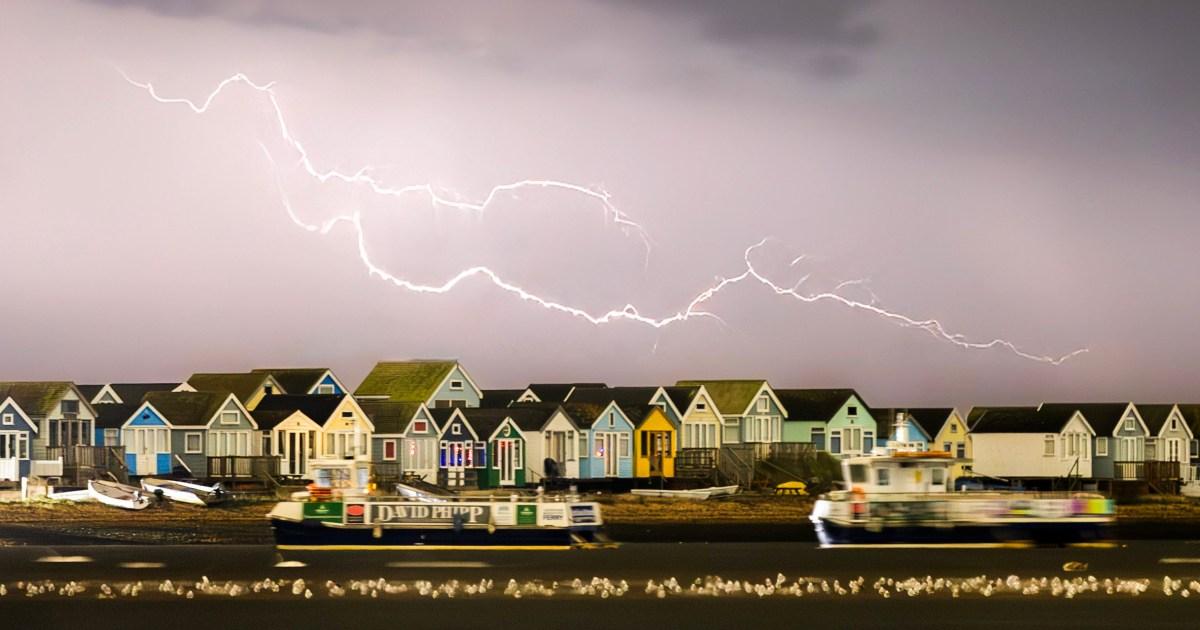 Thunderstorm warning and ’40-50 mm of rain’ to soak England for 12 hours | UK News [Video]