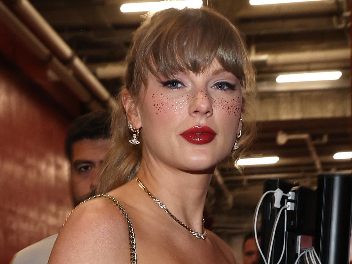 Fazit Beauty sales up by 2,500 percent after Taylor Swift wore brands glitter spray [Video]