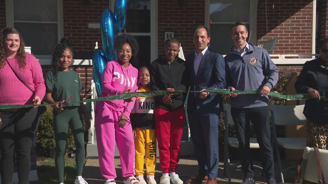 Louisville Metro Housing Authority closes on 500th home [Video]