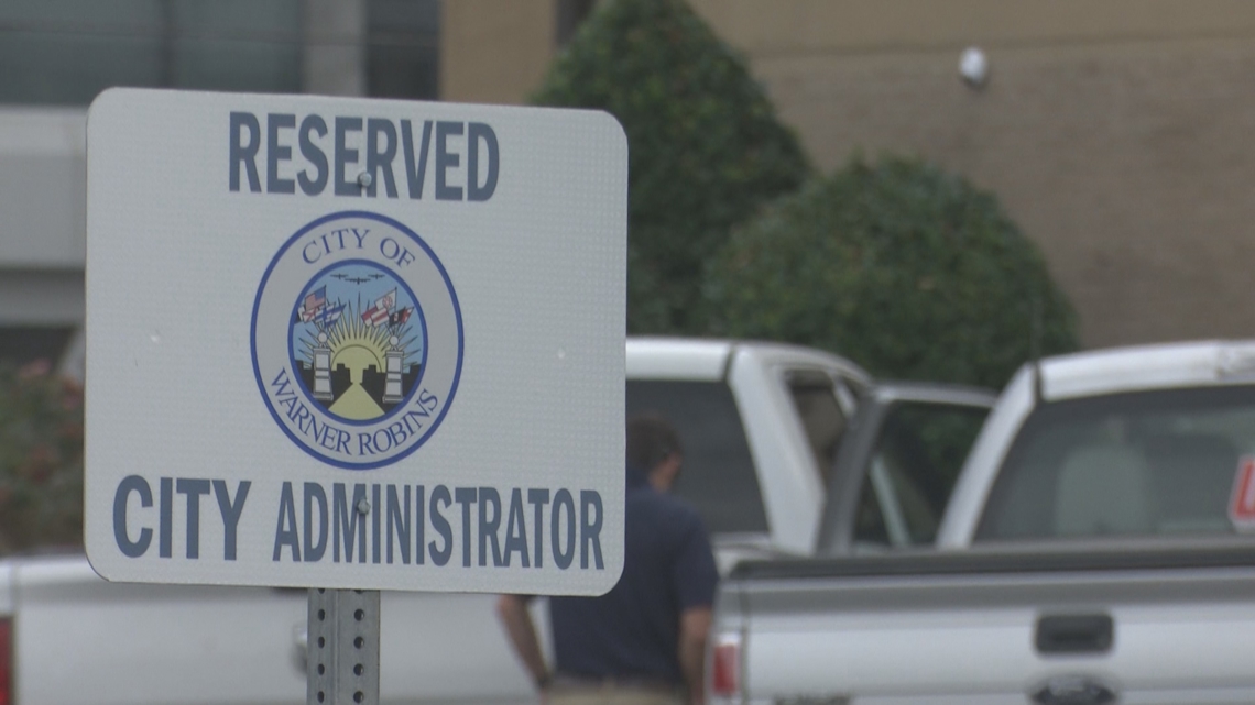 Warner Robins City Administrator makes more than the Governor [Video]