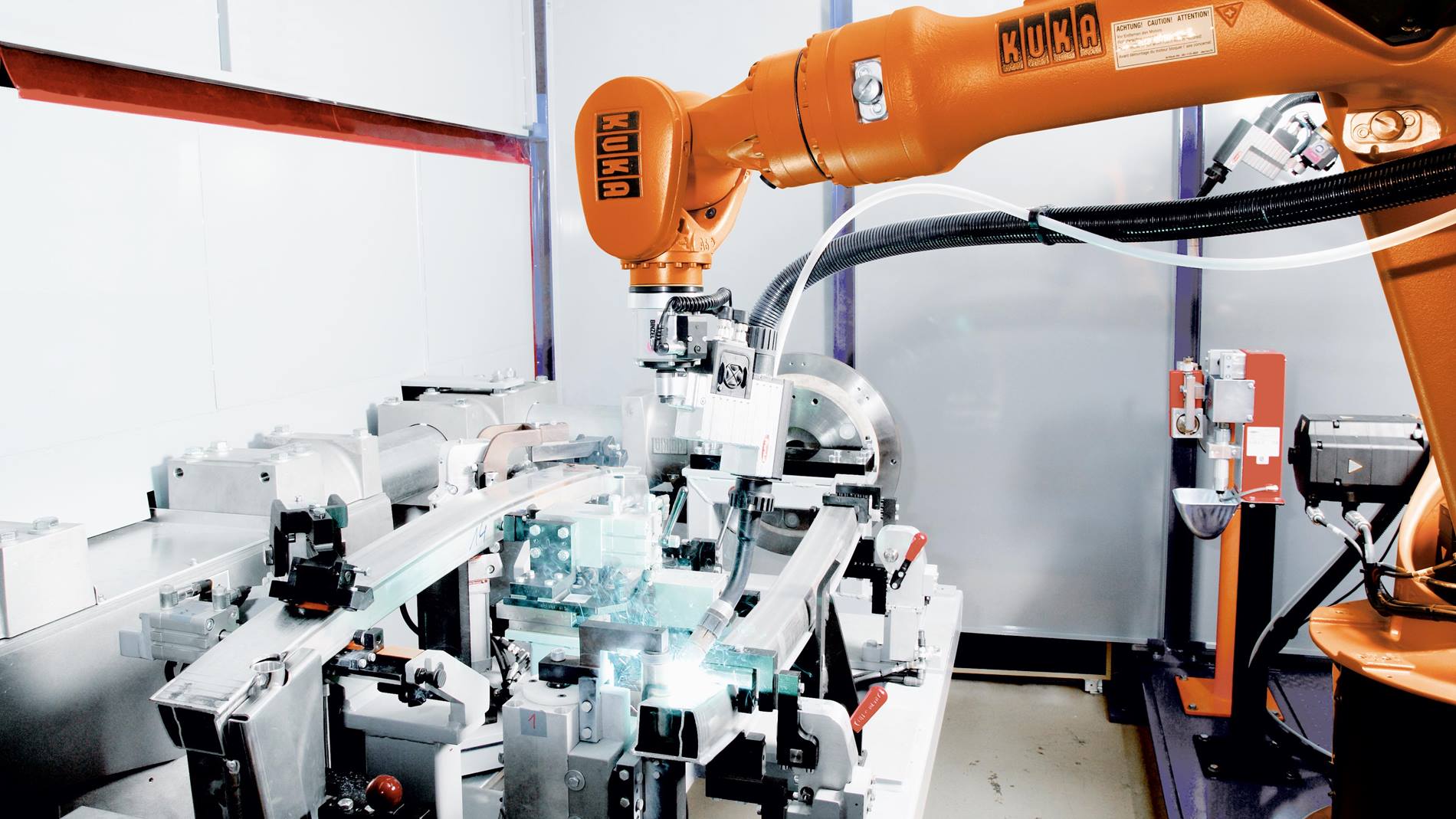 Arc welding robots | KUKA AG [Video]