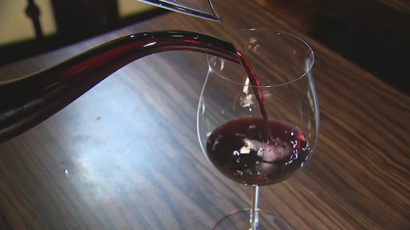 Allied Grape Growers consider removing vineyards in Calfornia as wine consumption declines [Video]