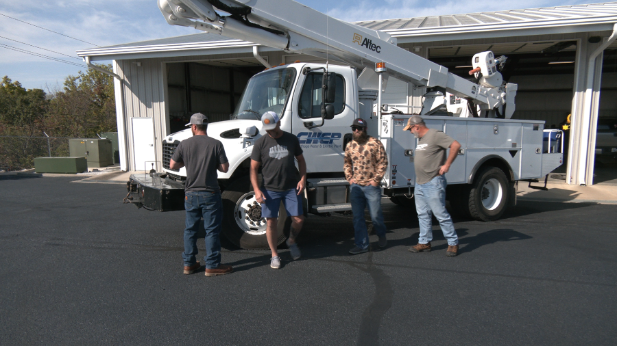 Crews from Carthage Water and Electric return from Florida [Video]