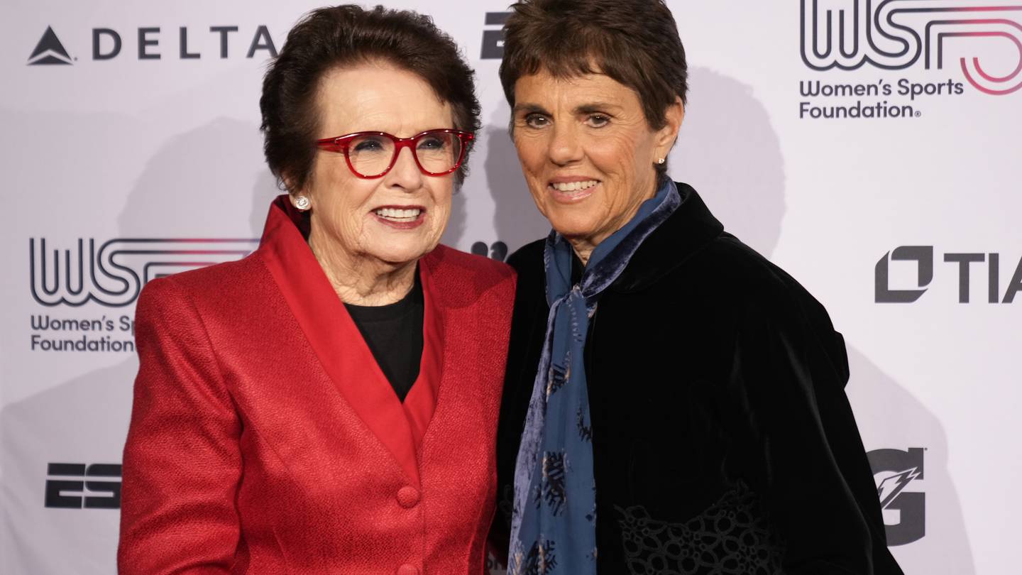 Billie Jean King and 100 athletes celebrate the 50th anniversary of her Women