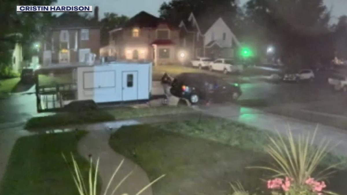 Thieves steal food truck from Detroit business owner’s home [Video]