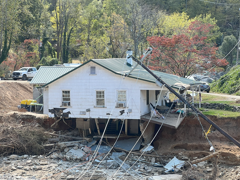 Volunteers from other states helping rebuild in western NC after Helene [Video]