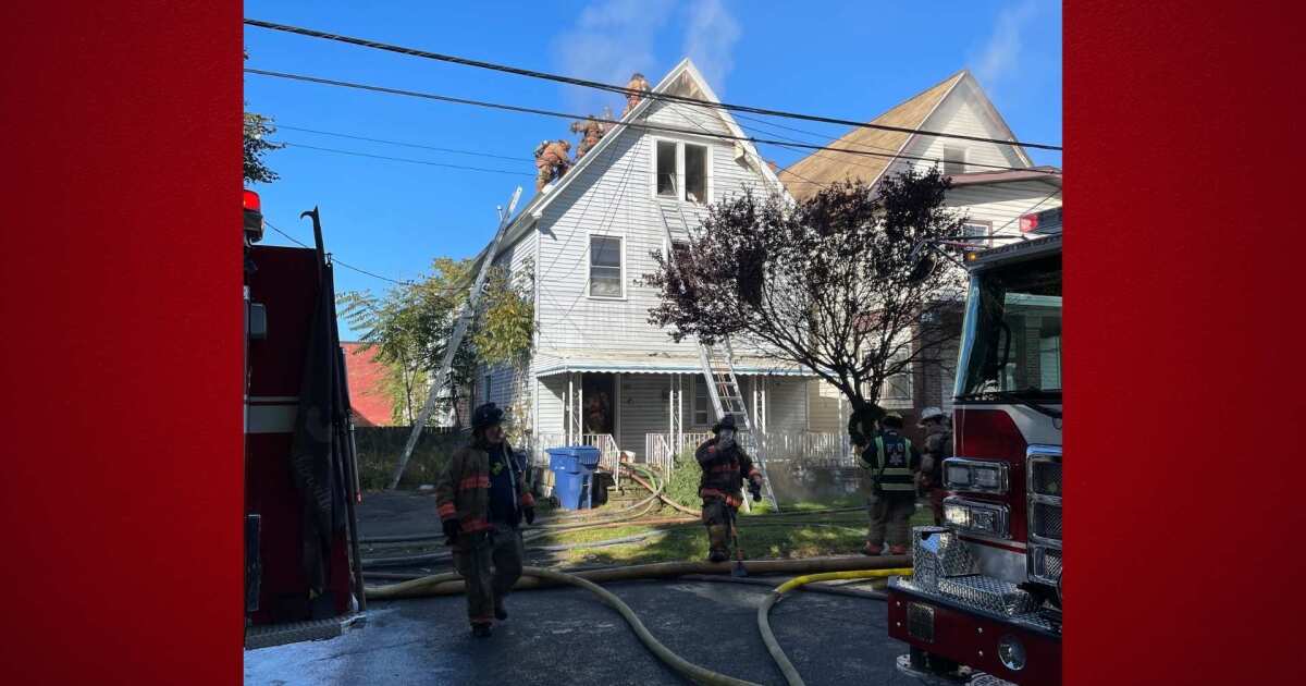 ‘It was a blessing’: Two bystanders help save woman from burning home in Buffalo [Video]