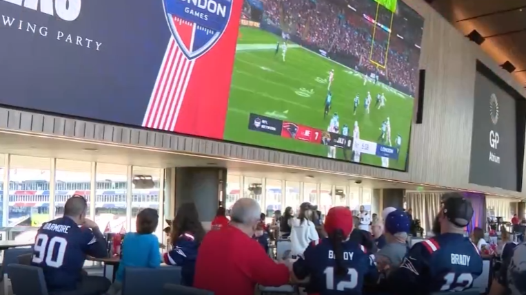 Patriots fans react to the loss against Jacksonville [Video]