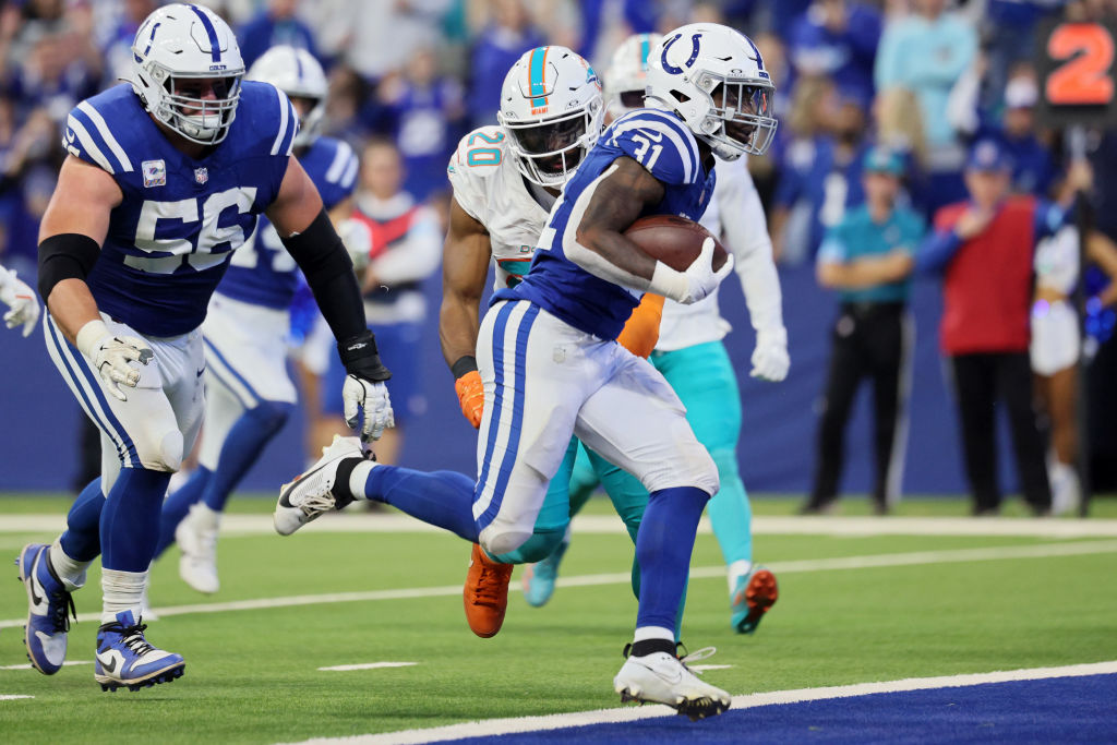 Colts Take Care of Business at Home Against Miami [Video]