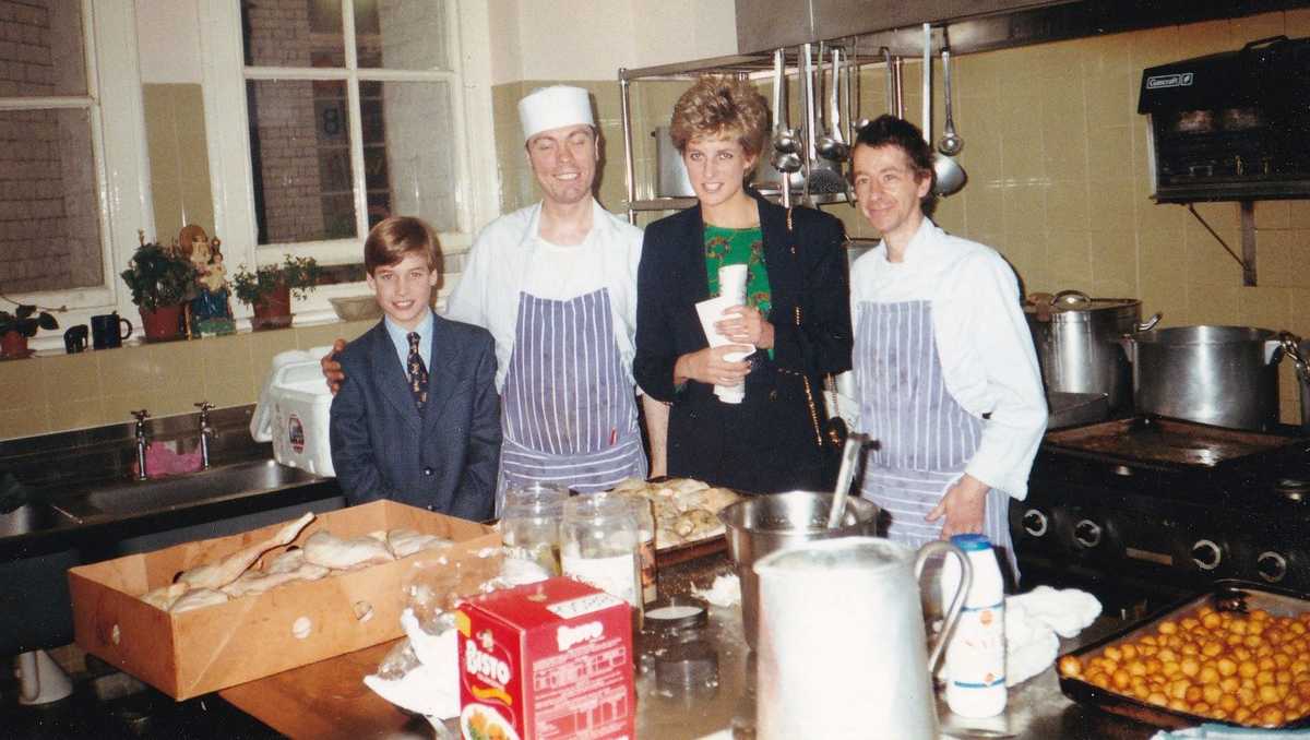 Prince William with his mother Diana previously unseen photos revealed [Video]