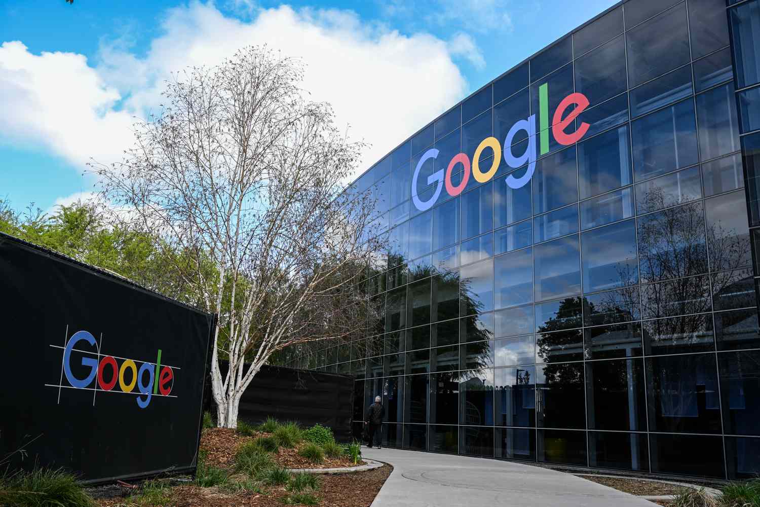 Why Analysts Are Bullish on Google Parent Alphabet After Earnings [Video]