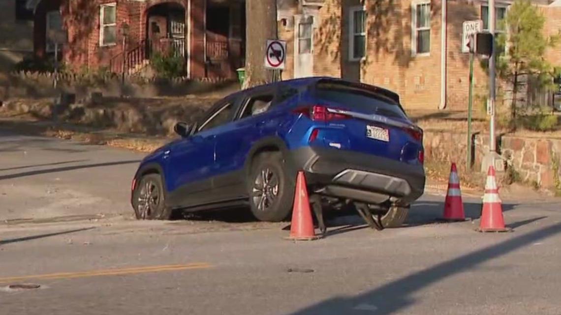 Car drives into pothole in Little Rock, CAW responds [Video]