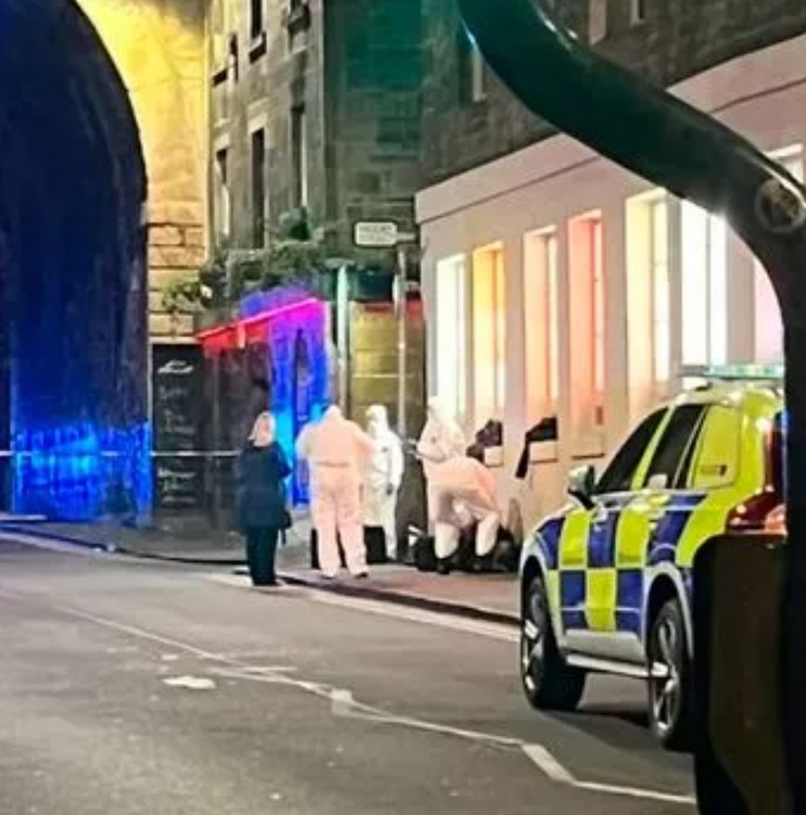 Severed Head Found on Street in Edinburgh’s Cowgate after Pensioner Is Hit by Bus as Police Lock Down City Center [Video]