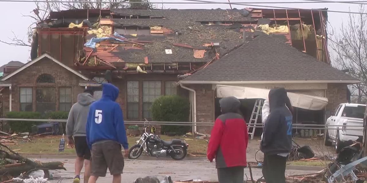 Oklahoma residents credit emergency cell phone alerts for saving them from tornado [Video]