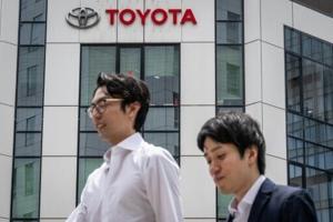 Toyota maintains net profit forecast despite drop in first half [Video]