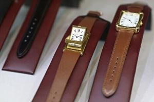 Cartier owners profit sinks as China sales slump [Video]