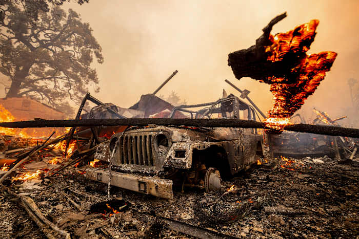 Fire officials describe harrowing conditions as Southern California wildfire exploded [Video]