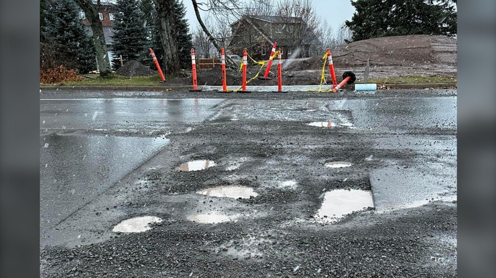 N.B. driver left with thousands in damages due to pothole [Video]