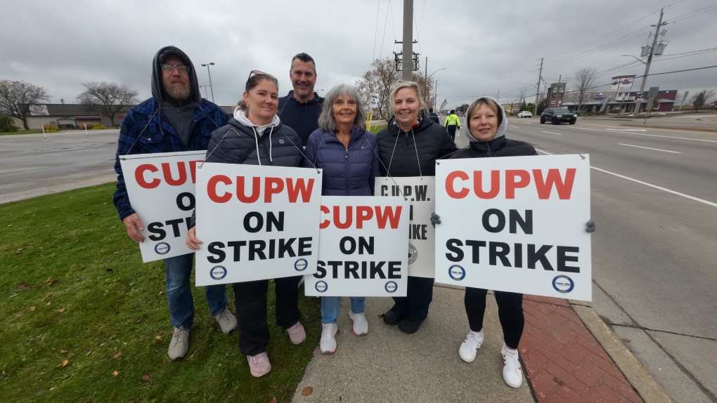 Windsor-Essex residents react to Canada Post strike [Video]