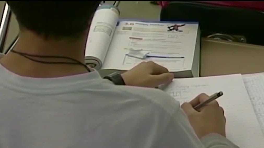 Manzano High School tackles chronic absenteeism with warning system [Video]