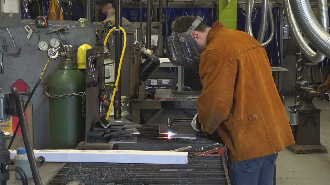 Maine’s defense industry seeking to grow young workforce [Video]