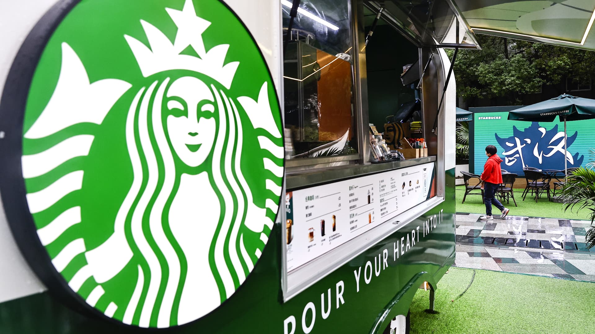 Starbucks considers next moves in China  Cramer says new CEO ‘is not fooling around’ [Video]