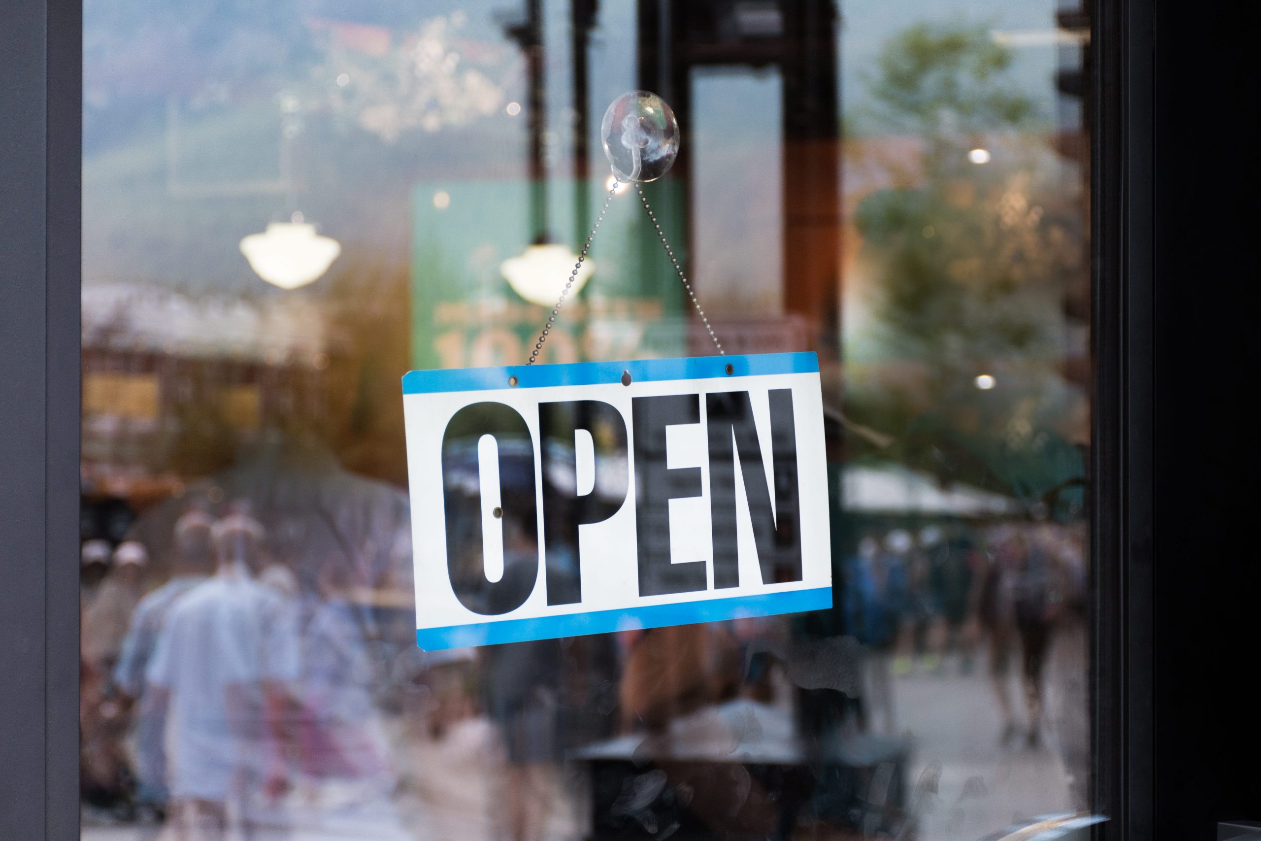 What restaurants are open on Thanksgiving Day? [Video]