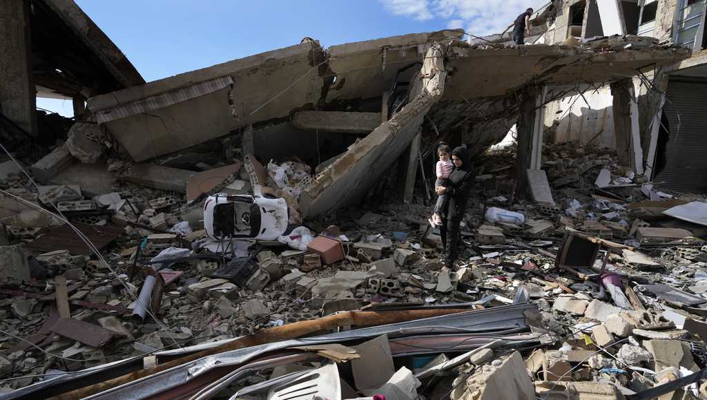 Displaced families in Lebanon who return home are faced with piles of rubble [Video]