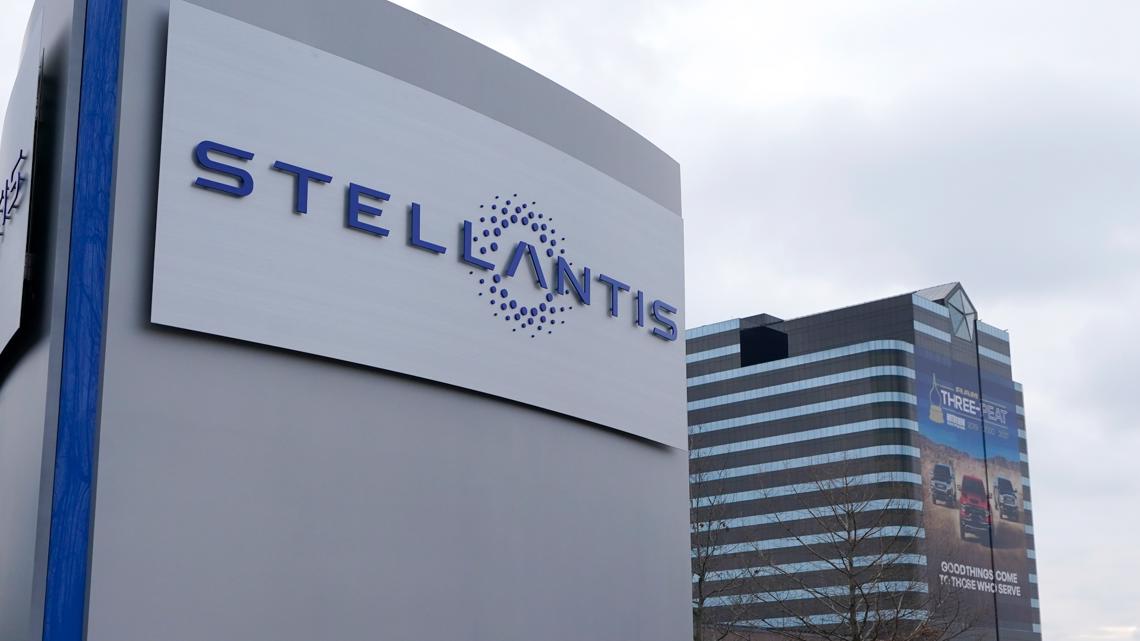 US commits to loan for Stellantis venture to build 2 Indiana EV battery plants [Video]