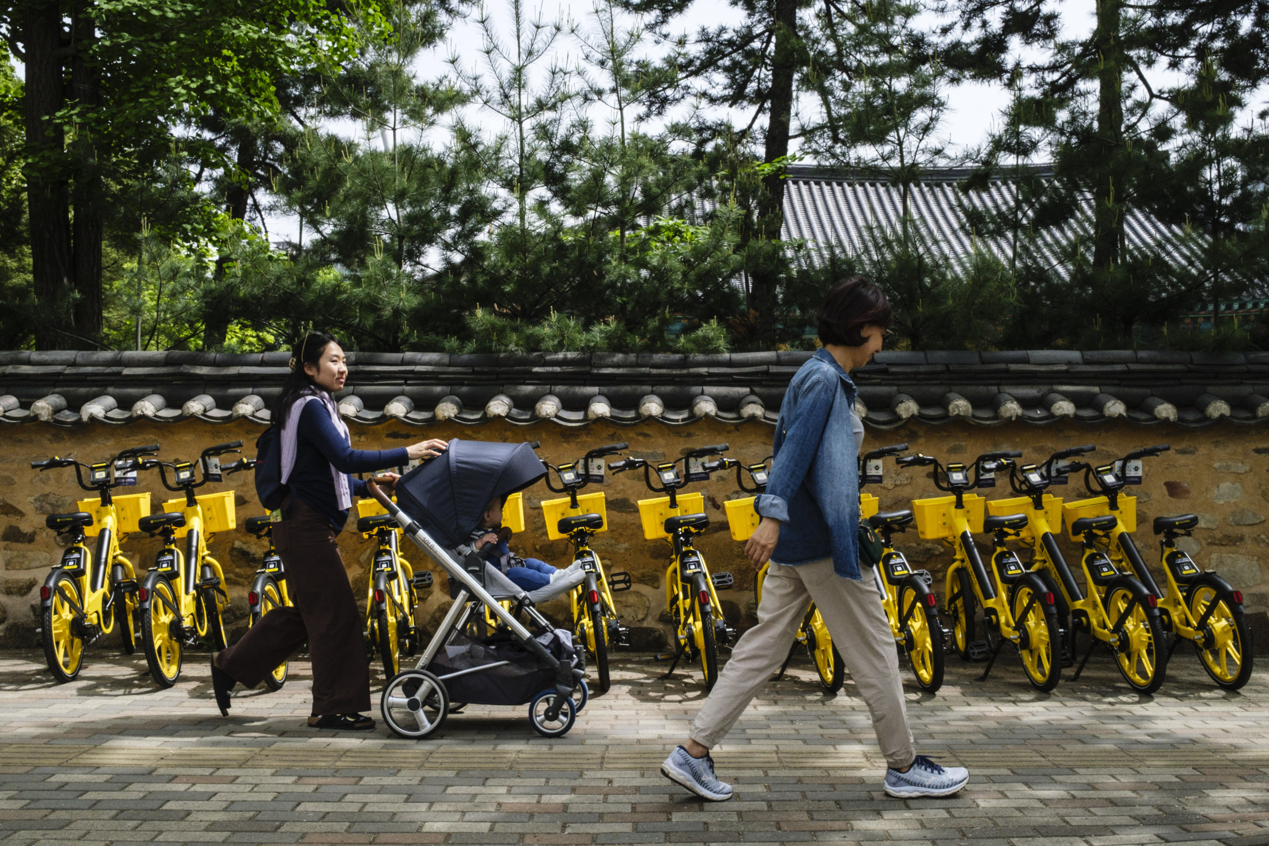 South Korea Boosts Parental Leave for Dads Amid Baby Crisis [Video]