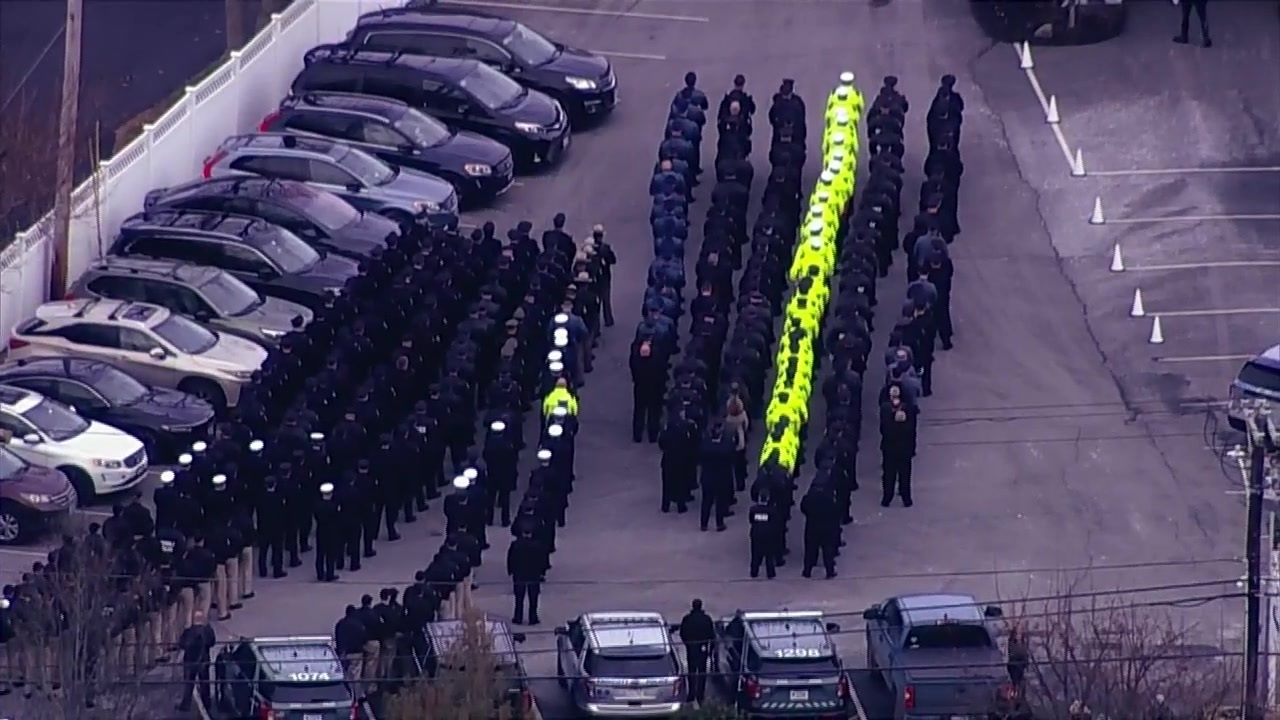 Law enforcement officers pay respects to fallen Endicott College police sergeant – Boston News, Weather, Sports [Video]