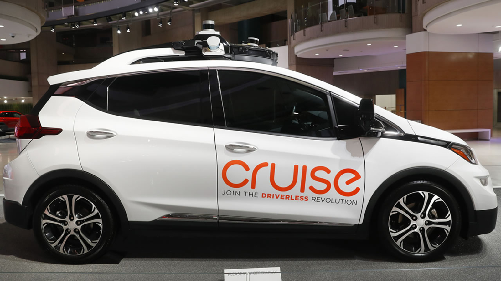 General Motors to retreat from robotaxis and stop funding its Cruise autonomous vehicle unit [Video]